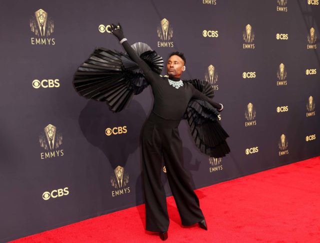 Un actor a purtat bijuterii în valoare de un milion de dolari la festivitatea Premiile Emmy 2021