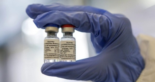Rușii vor să producă un vaccin anti-Covid 'special pentru adolescenți'