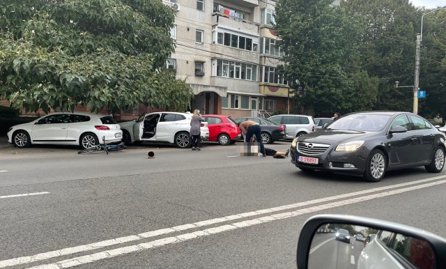 ACCIDENT rutier pe bulevardul 1 Decembrie. Un PIETON a fost RĂNIT