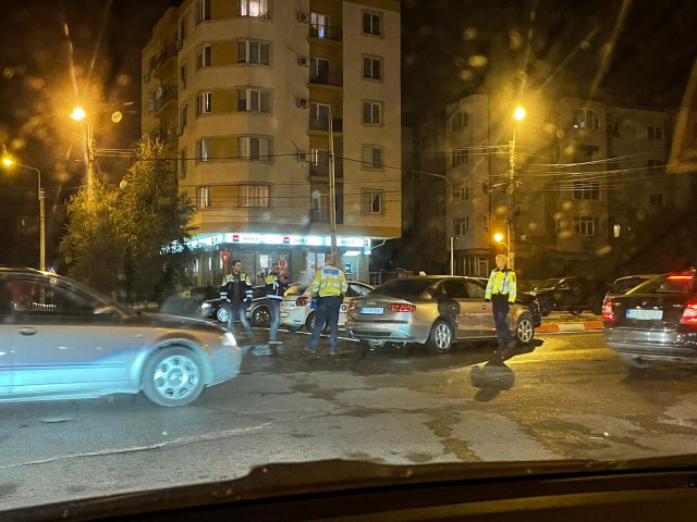 ACCIDENT RUTIER în INEL II: Mai multe autovehicule avariate
