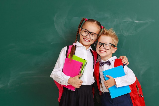 Studiu: Rezultatele școlare slabe pot avea legătură cu boli ale ochiului