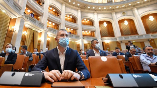 Echipa Barna câștigă alegerile pentru Biroul Național al USR PLUS