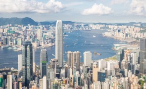 Până la 5 ani de închisoare pentru realizarea unei fotografii sub o fustă, în Hong Kong