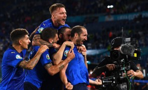 Naționalele Italiei şi Argentinei, câştigătoarele EURO şi Copa America, se vor confrunta în iunie 2022