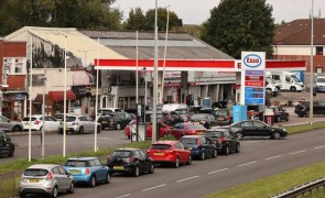 Londonezii au aflat ce înseamnă Brexitul: Nu se mai găsește strop de benzină