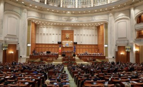 Camera Deputaţilor şi-a ales noua conducere