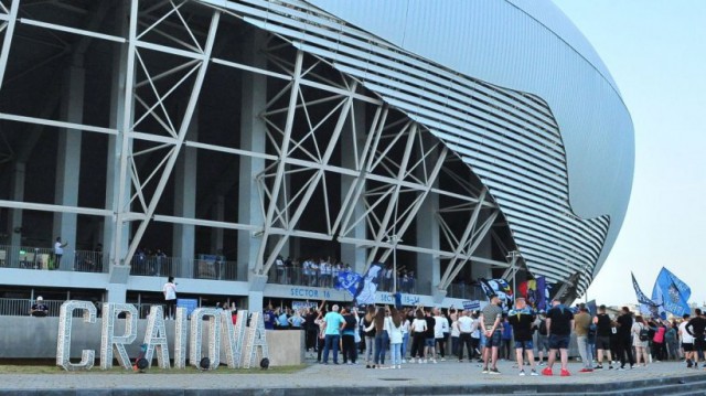 Suporter MORT pe stadion la meciul FCU Craiova - CSU Craiova