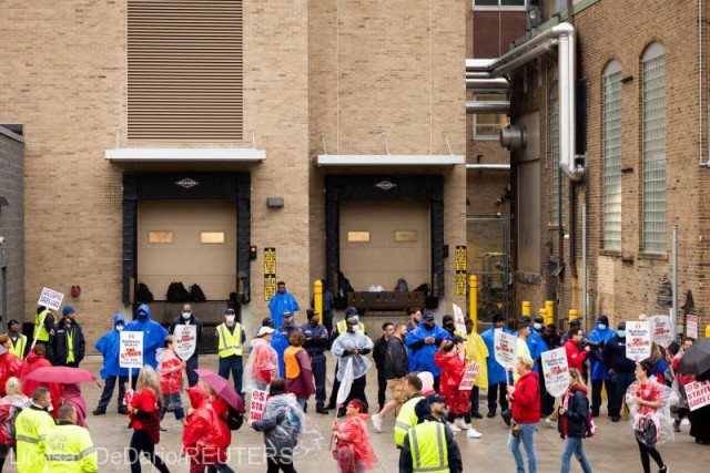 SUA: Mobilizare sindicală pentru o grevă a angajaţilor din domeniul sanitar epuizaţi din cauza pandemiei
