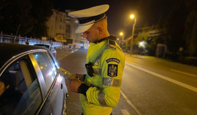 S-a urcat beat și drogat la volan și a provocat un accident 