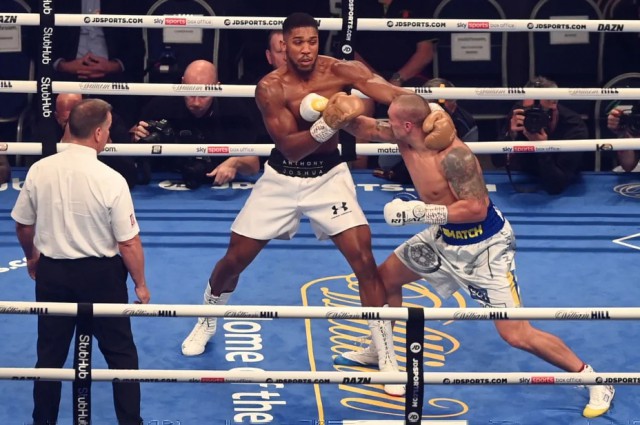 Box: Anthony Joshua a activat clauza pentru disputarea meciului revanşă cu Oleksandr Ustik