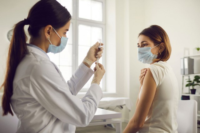 Cele mai importante întrebări despre a treia doză de vaccin COVID-19