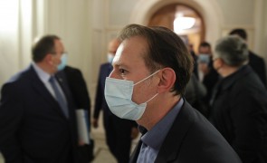 Florin Cîțu, chemat să dea explicații în Parlament privind campania de vaccinare împotriva COVID