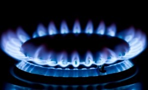 Marea păcăleală: Prețurile gazelor s-au dublat după plafonare