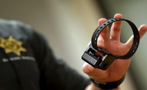 Republica Moldova: Agresorii sunt monitorizați cu brățările electronice
