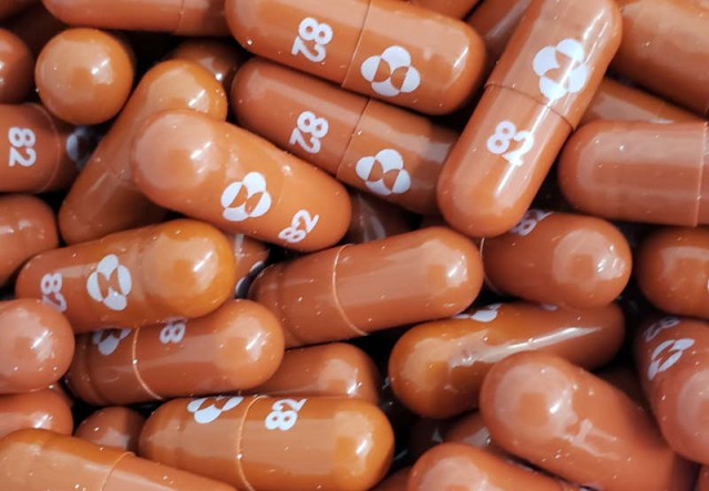 Coronavirus: Merck a depus o cerere de autorizare pentru utilizarea pastilei sale anti-COVID-19