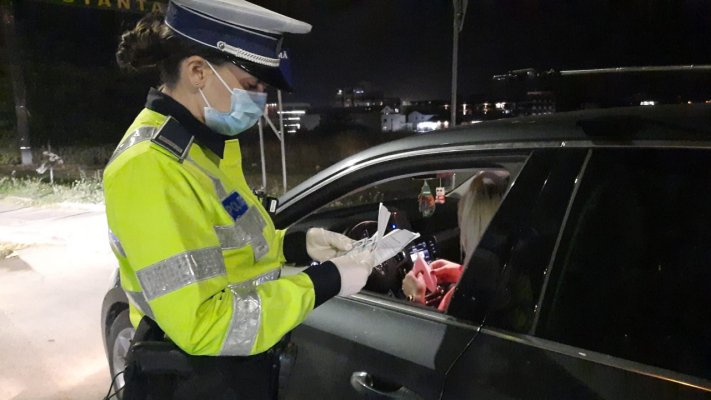 O tânără din Medgidia s-a urcat beată și fără permis la volanul unui mașini furate și a făcut accident 