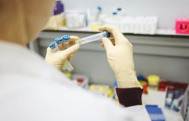 Rusia ar fi furat tehnologia vaccinului AstraZeneca pentru a-și produce propriul vaccin Sputnik