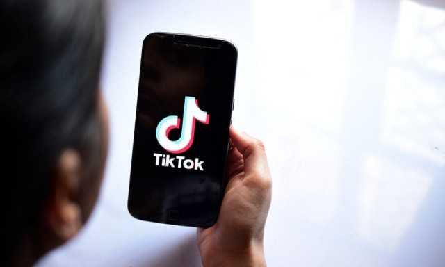 Riscurile pe care le implică provocările Superman de pe TikTok