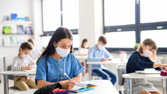 Australia: Elevii din Sydney revin la cursurile în format fizic, după vaccinarea a 90% din profesori