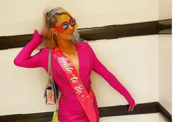 Paris Hilton se mărită în mai puțin de o lună. Va avea 10 rochii de mireasă, iar petrecerea va dura trei zile