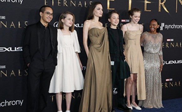 Angelina Jolie, în izolare din cauza coronavirusului. A fost expusă la el la premiera noului film