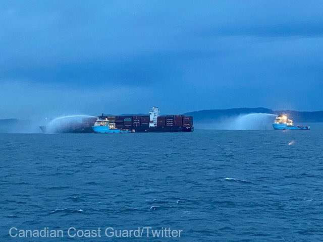 Gaze toxice degajate în urma unui incendiu la bordul unei nave de containere în largul coastelor Canadei