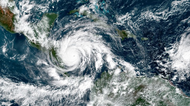 Furtuni violente s-au abătut asupra nordului Californiei, după o perioadă de secetă