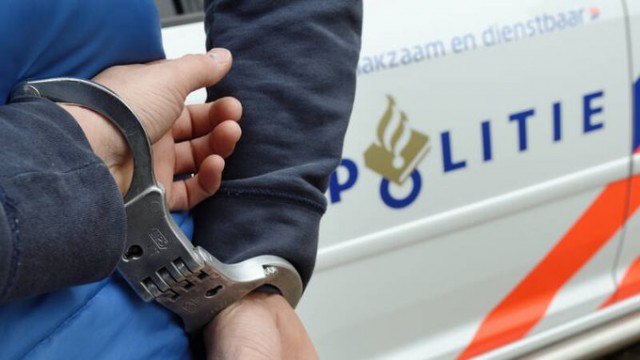 Trei adolescenţi au fost arestaţi în Ţările de Jos sub suspiciunea că au împins un bărbat în faţa unui tramvai