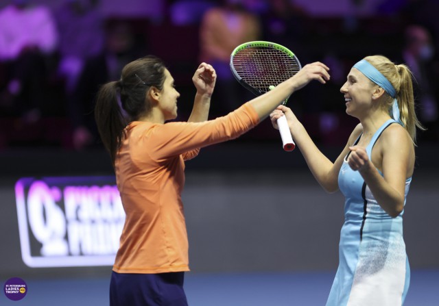 Tenis: Raluca Olaru şi Nadia Kicenok, calificate în sferturile probei de dublu la Moscova