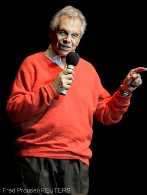 Comediantul Mort Sahl a încetat din viaţă la 94 de ani