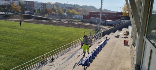Primăria Cernavodă modernizează stadionul din localitate