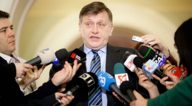 Crin Antonescu: Refacerea coaliției între PNL și USR este o variantă ÎNFUNDATĂ