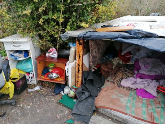 Iată unde își făcuseră „cuib” oamenii străzii, la Constanța