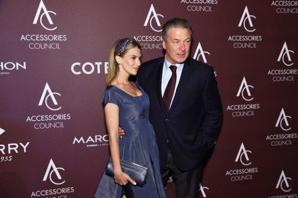 Hilaria, soția lui Alec Baldwin, a rupt tăcerea. Femeia care i-a dăruit actorului 6 copii e în stare de șoc