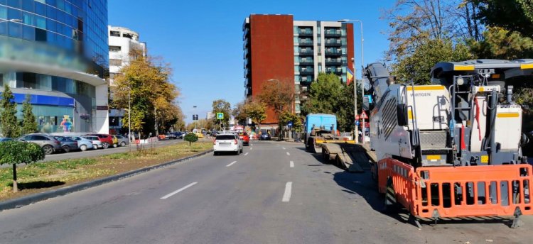 Încep lucrările de frezare a carosabilului pe bulevardul Mamaia