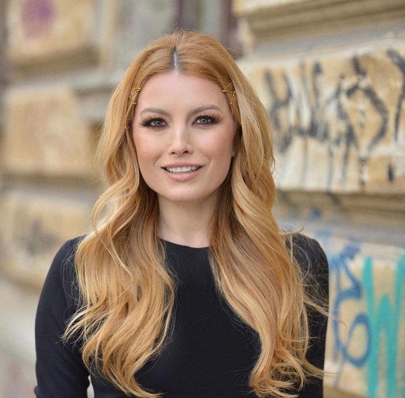 Elena Gheorghe, infectată cu coronavirus. „Familia mea, 11 membri, am avut Covid”