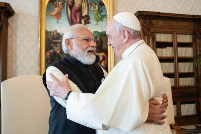 Prim-ministrul indian Narendra Modi l-a invitat pe Papa Francisc să viziteze India