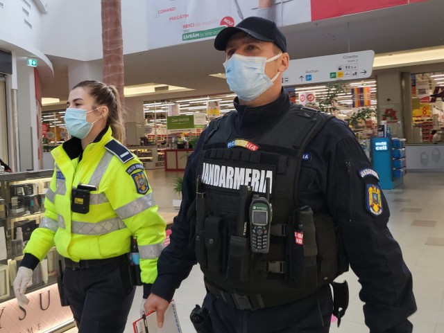 Acțiuni ale JANDARMILOR, cu privire la respectarea măsurilor de PREVENIRE și COMBATERE a PANDEMIEI