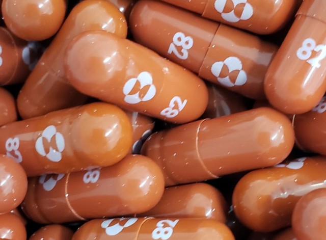 50.000 de doze de tratament anti-Covid de la laboratorul american Merck vor fi livrate în Franţa