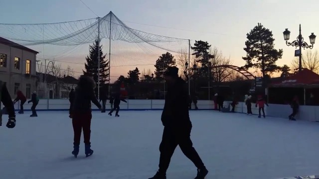 Se caută firmă pentru ILUMINATUL FESTIV de SĂRBĂTORI din CERNAVODĂ