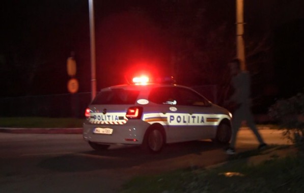 A RĂMAS fără PERMIS pentru că NU a acordat prioritate unei autospeciale MAI, în GIRATORIU