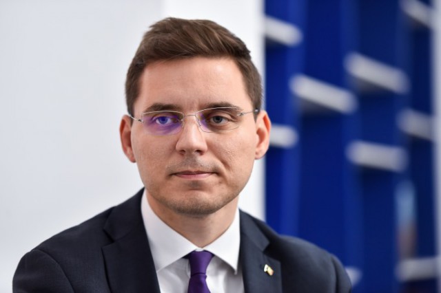 Un europarlamentar PSD critică dur măsurile luate de liberali în Educație