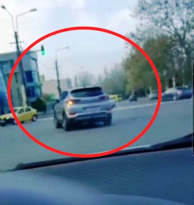 În intersecția de la DELFINARIU nu se respectă nicio REGULĂ de CIRCULAȚIE. Video