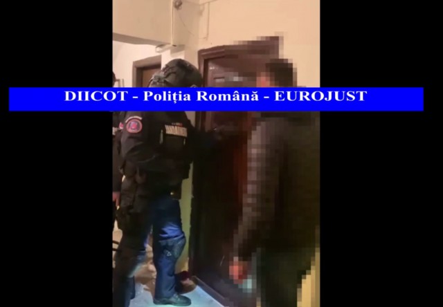 Percheziții în Constanţa, la persoane bănuite de trafic de minori şi proxenetism