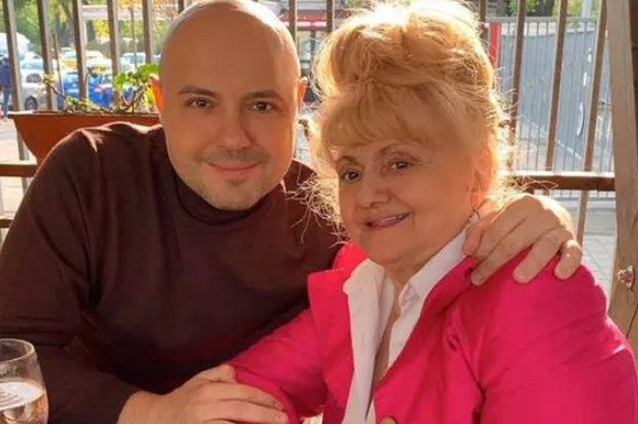 Mama lui Mihai Mitoșeru, de urgență la spital. Este suspectă de accident vascular cerebral