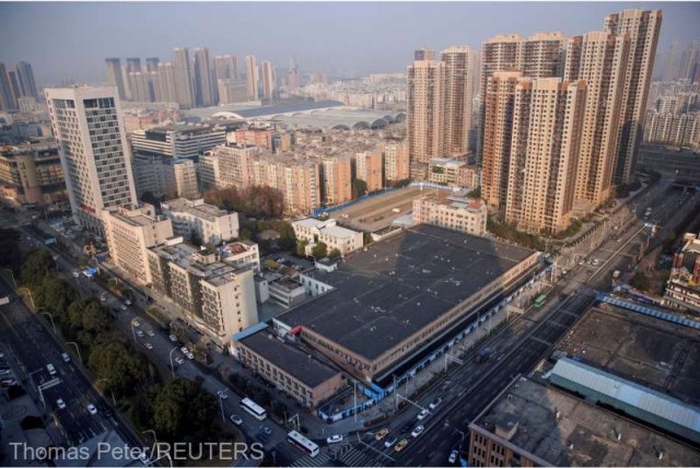 O piaţă din oraşul chinezesc Wuhan, originea probabilă a epidemiei de COVID-19