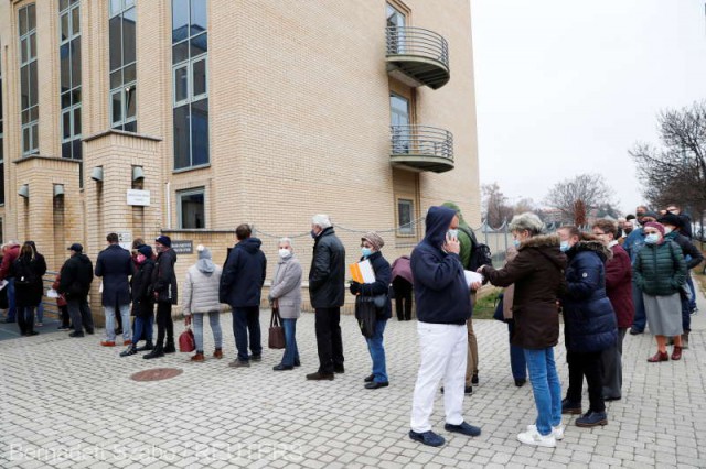 Coronavirus: Cozi la vaccinare în Ungaria, în timp ce Europa devine epicentrul pandemiei