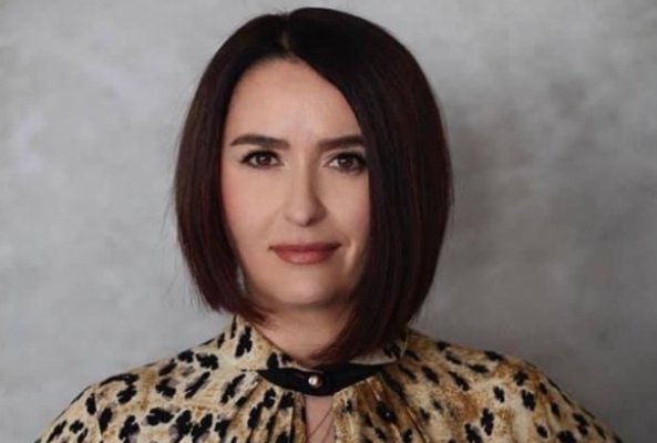 Amalia Năstase, blocată în avion din cauza unei defecțiuni: „Stăm ca proștii“
