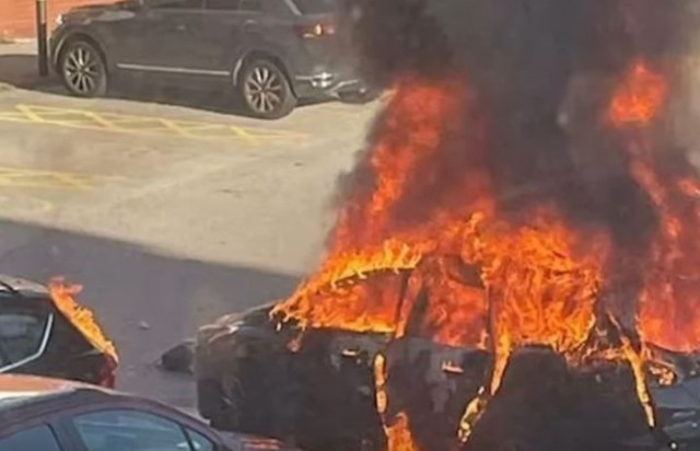 Atac TERORIST Liverpool: Un șofer de taxi a DEJUCAT planul atacatorului, blocându-l în mașină. VIDEO
