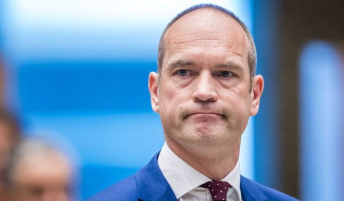 Liderul unui partid olandez a uitat în tren un proiect de acord pentru formarea coaliţei de guvernare